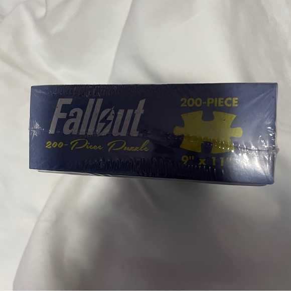 NIB Fallout 200 Piece Puzzle 🧩 - Picture 7 of 10